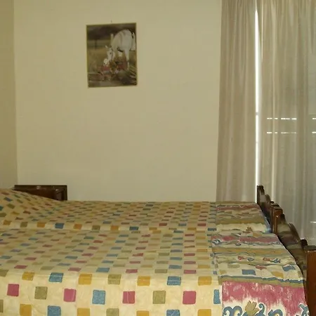 Golden Nests Apartament *